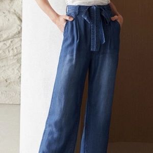 Belted Wide-Legged Jeans